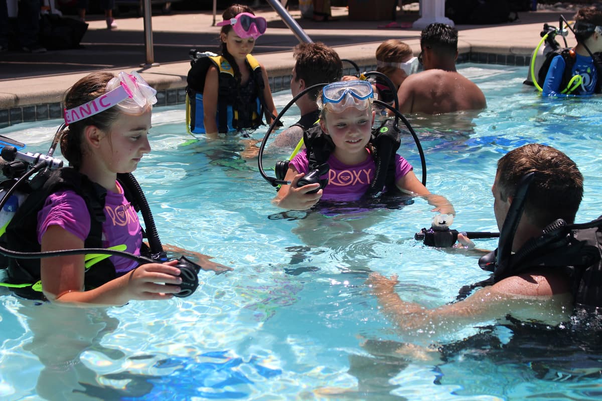 Divers preparing for a first dive in Key Largo